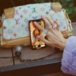 louis-vuitton-dmden-yuruyor