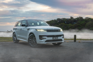 range-rover-sporttan-kisisellestirme-programi-sv-bespoke-donemi-basladi
