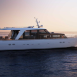 sanlorenzo-she-retro-zarafetle-modern-teknolojiyi-bulusturuyor